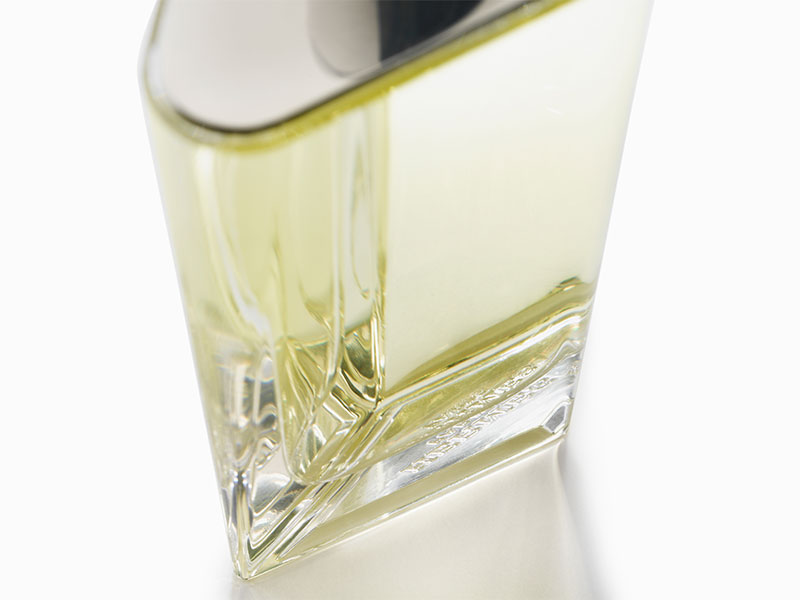 اكتشف مسارات جديدة مع عطر H24 الجديد